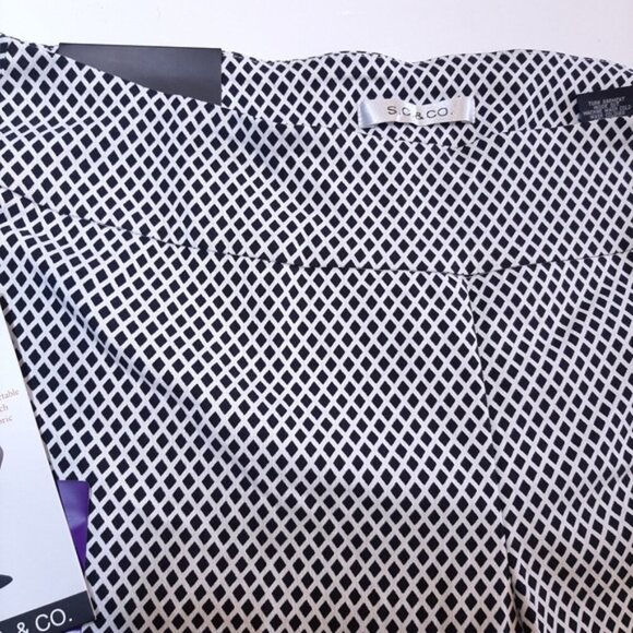 SC&CO 13" Pull On Bermuda Shorts Tummy Control Dressy Diamond Print Stretch - Picture 4 of 10